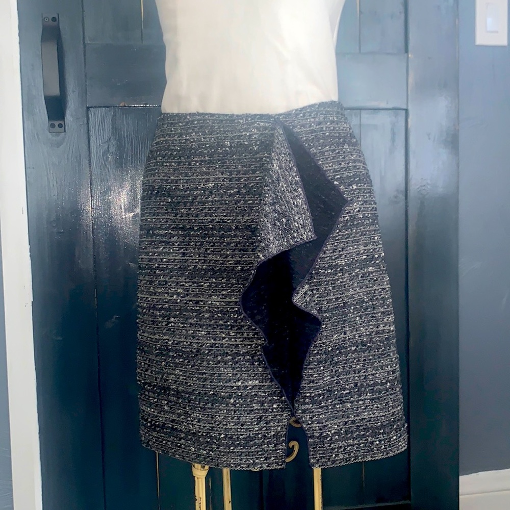 WORTH of NEW YORK front ruffled skirt Sz 2